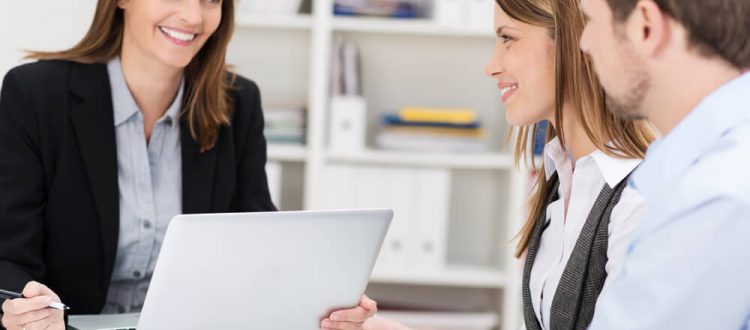 Como são contratadas as coberturas de seguro de vida?