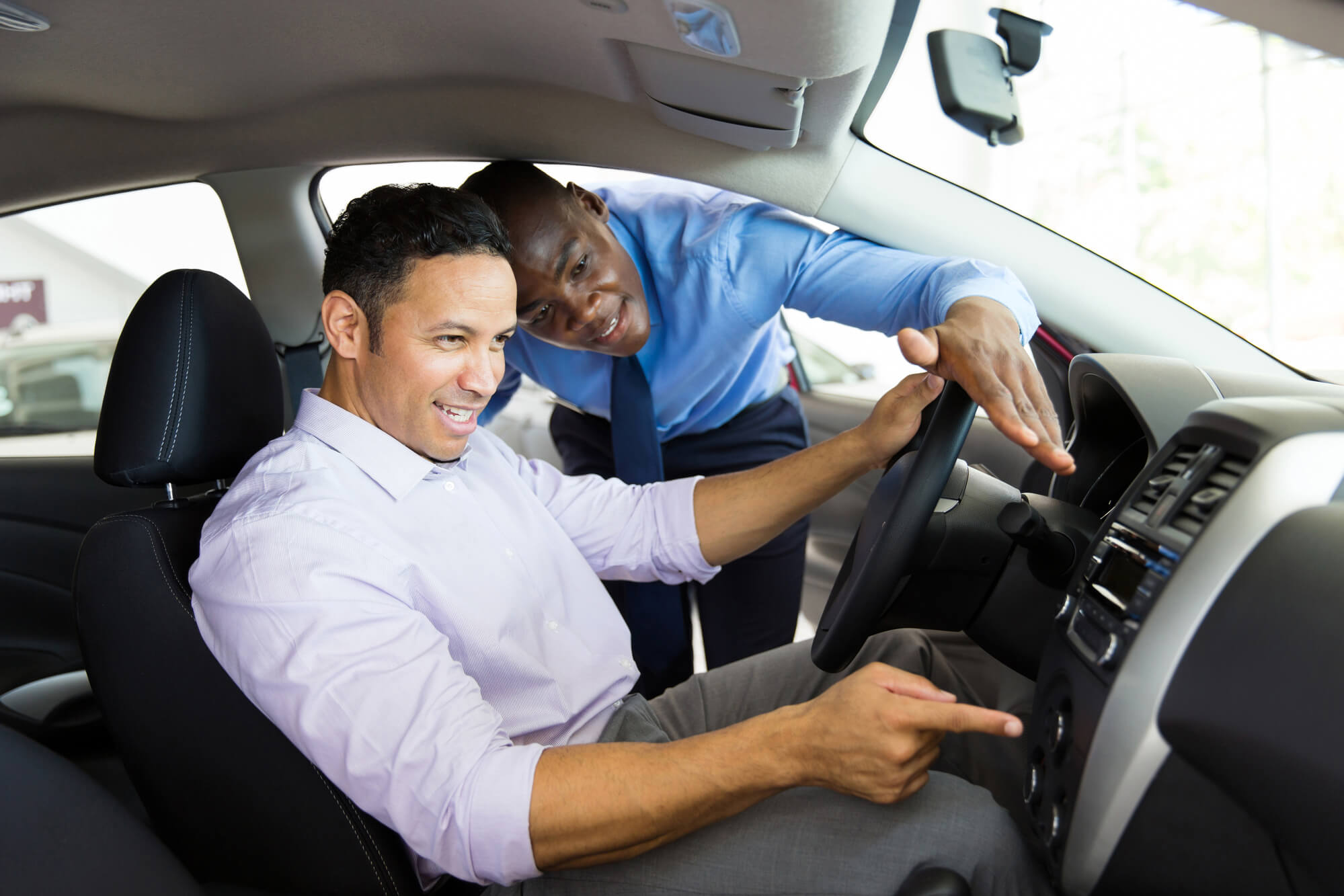 4 coisas que você precisa considerar ao comprar o primeiro carro
